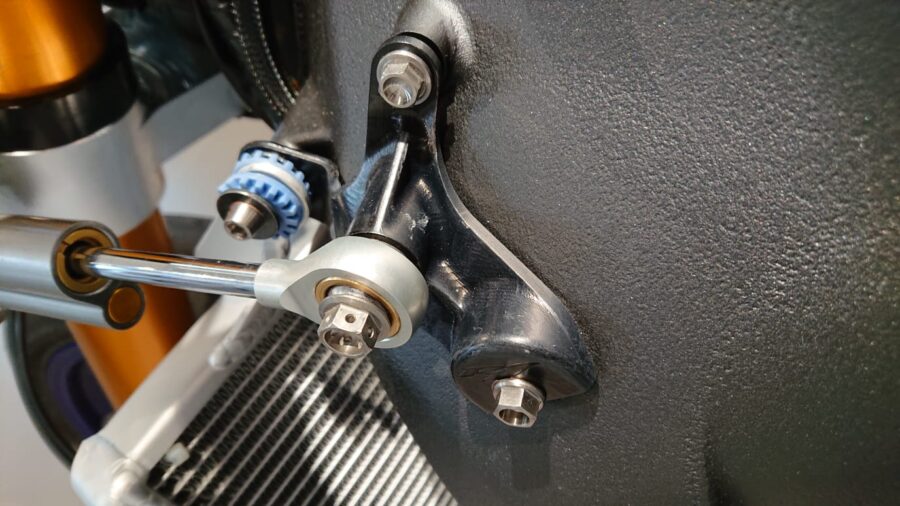 Side steering damper bracket R1 - Image 2